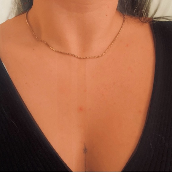 Elegant Chain Necklace 18” - Picture 4 of 5